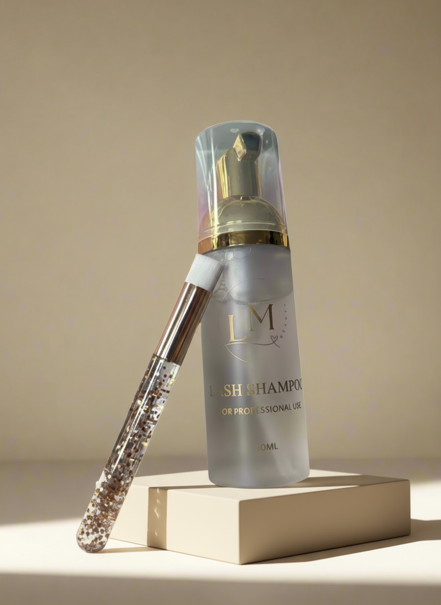 Lash cleansing brush