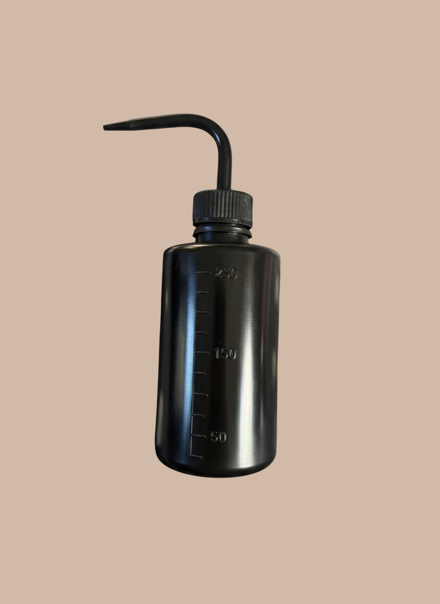 Lash cleansing bottle
